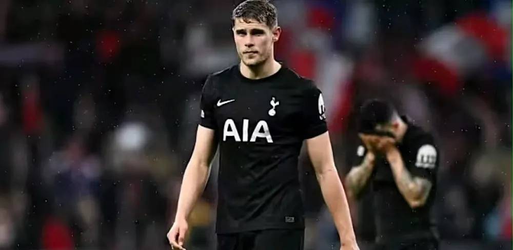 1-0，1-0欧冠半场，利物浦扳平，拜仁遥遥领先，热刺扳回一城！